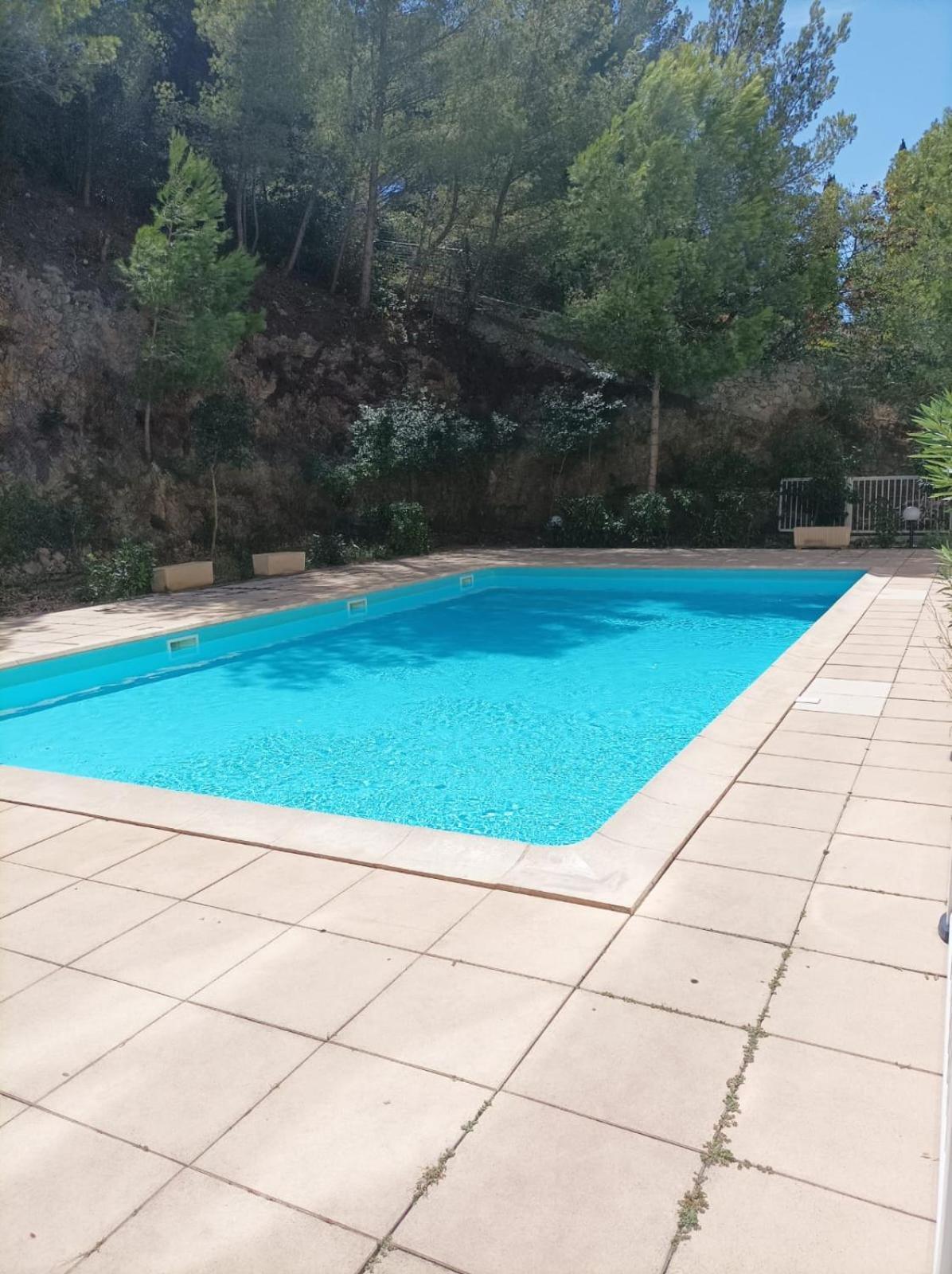 Avec Piscine Apartment *